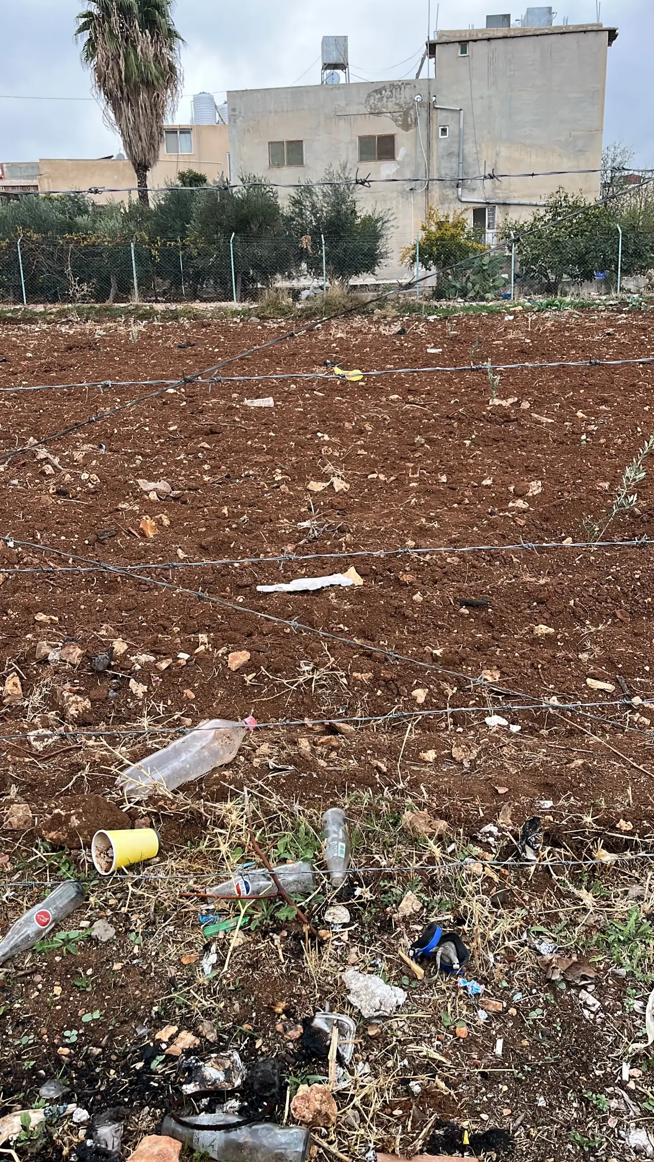700 m² residential plot in central An-Nuayyimah on two streets