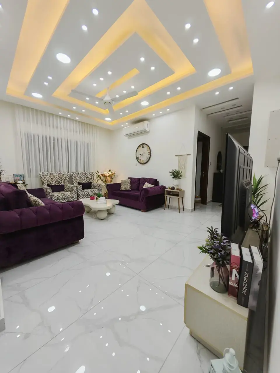 Apartment for sale in Al Sakaneyeh 5 – photo 2