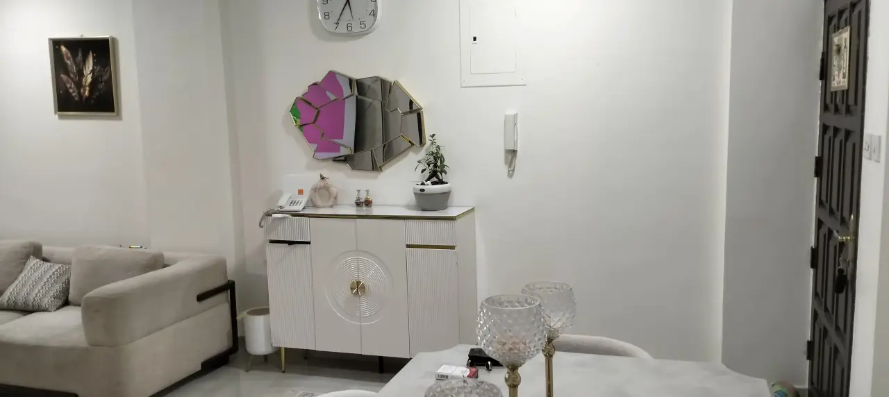 Fully renovated 2-bedroom apartment for sale in Al Sakaneyeh 5, with or without furniture