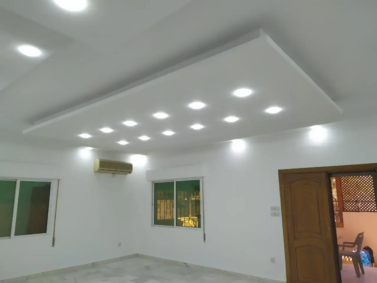 150 m² ground-floor apartment with garden, solar power and 2-car garage in Al-Sakaneyeh 8