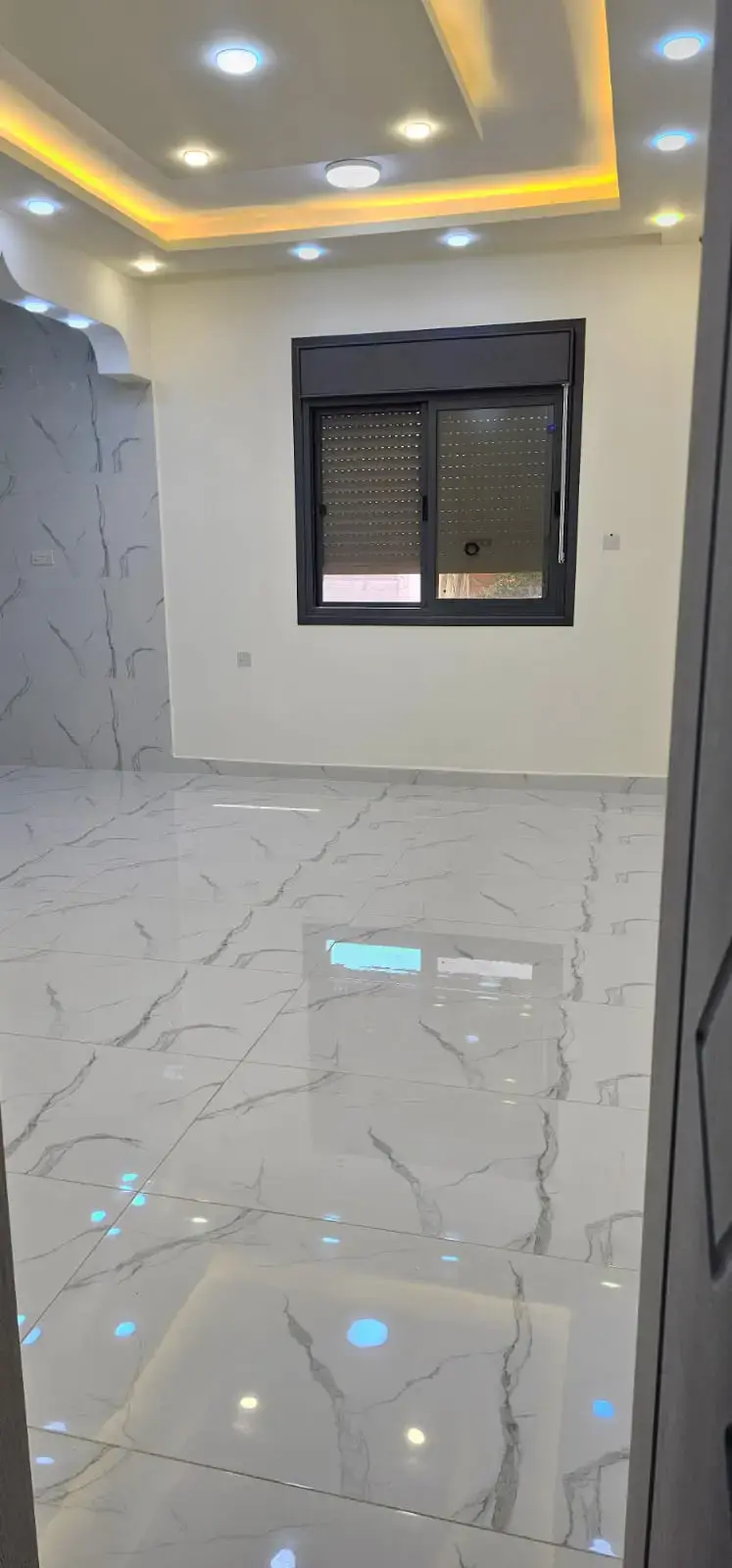 Apartment for sale in Al Sakaneyeh 10 – photo 3
