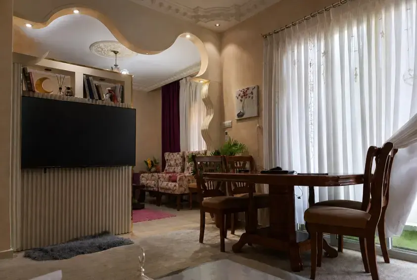 Furnished, move-in-ready apartment for sale in Al Sakaneyeh 3, first floor above ground