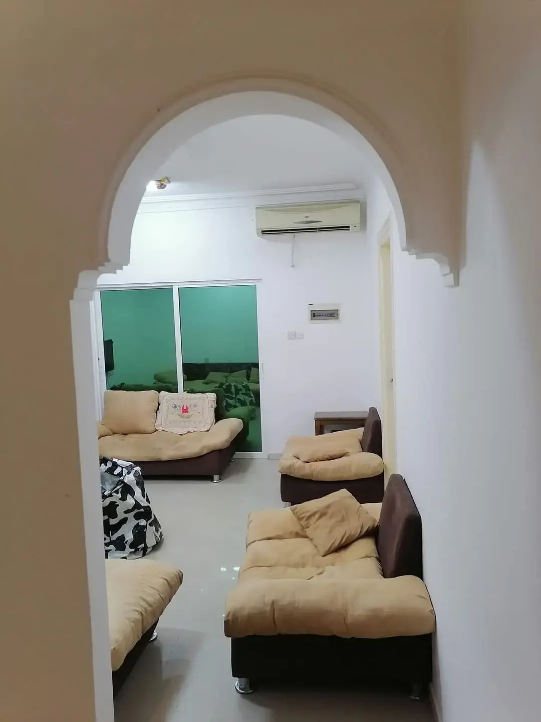 Furnished 3-bedroom apartment for monthly rent near Al Hadith Hospital, Al Sakaneyeh 3