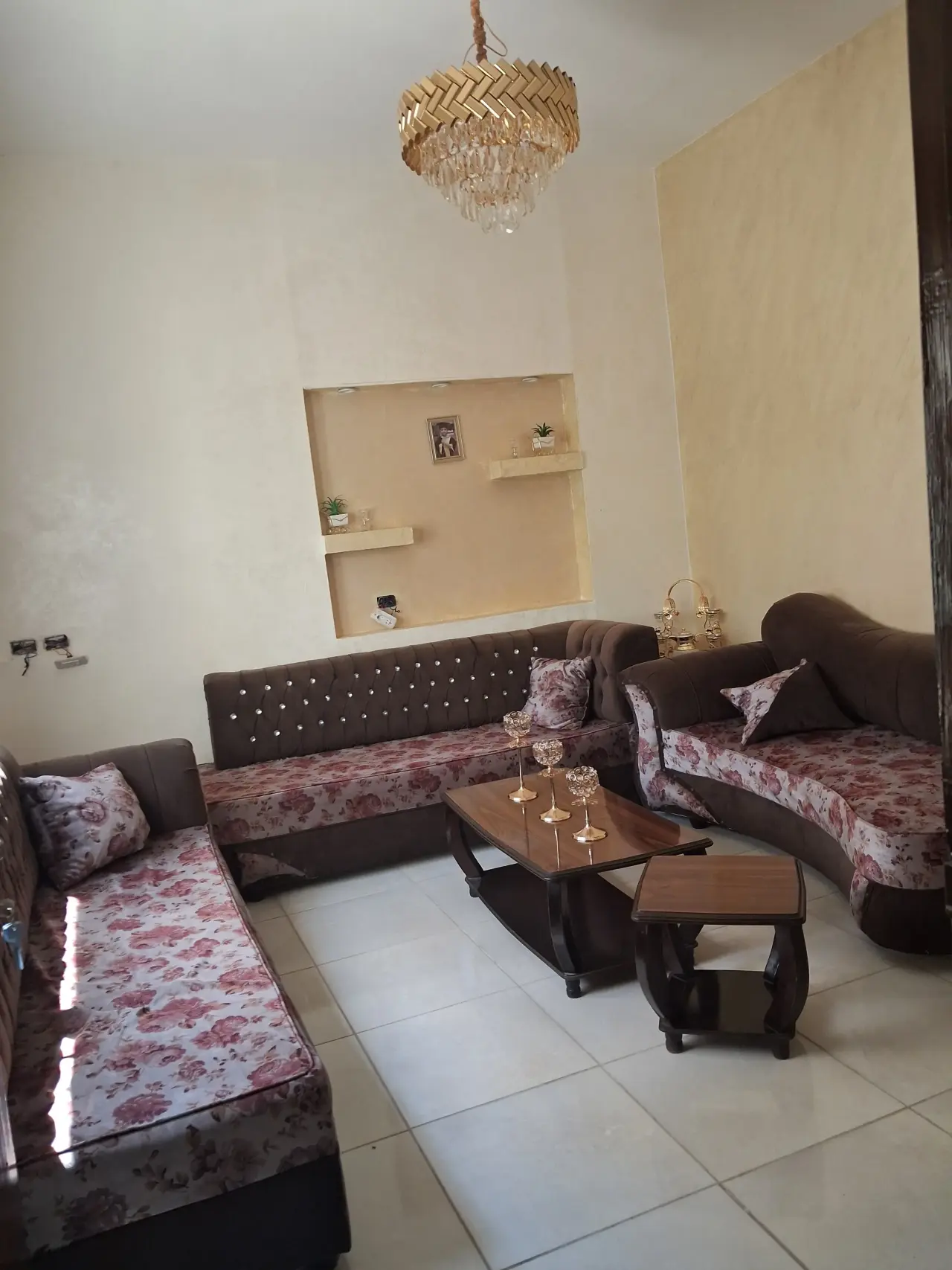 Ground-floor apartment with fruit-tree garden for sale in Al Khandaq housing, Salt