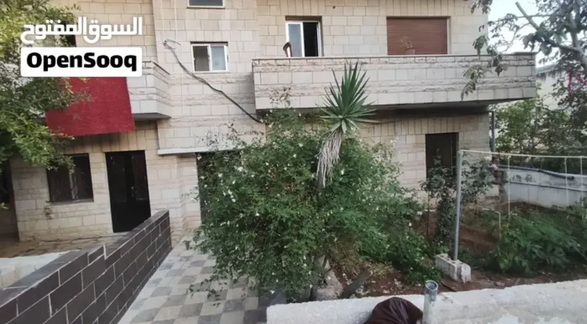 214 m² ground-floor apartment with garden for sale at Al-Balqa Applied University gate