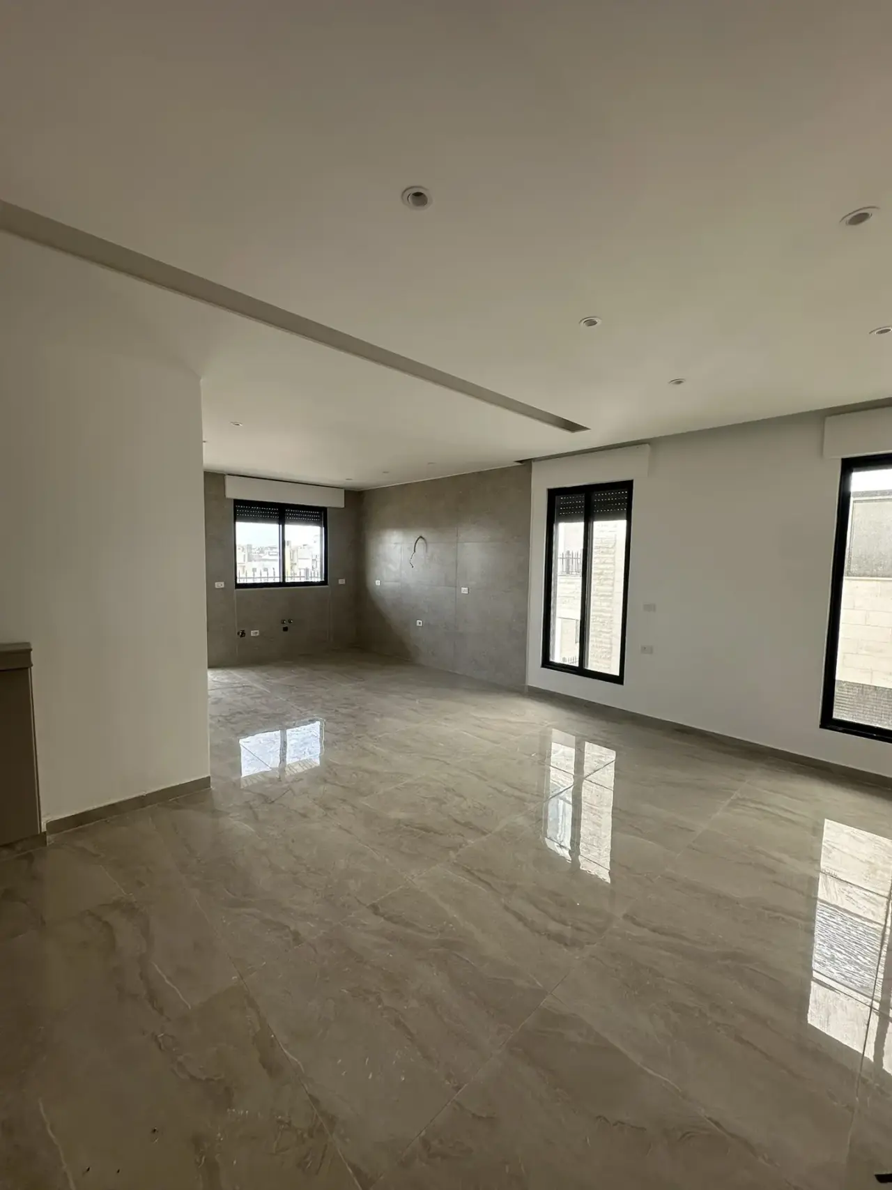Owner-direct new 159 m² flat in west Hanina, Madaba, never lived in