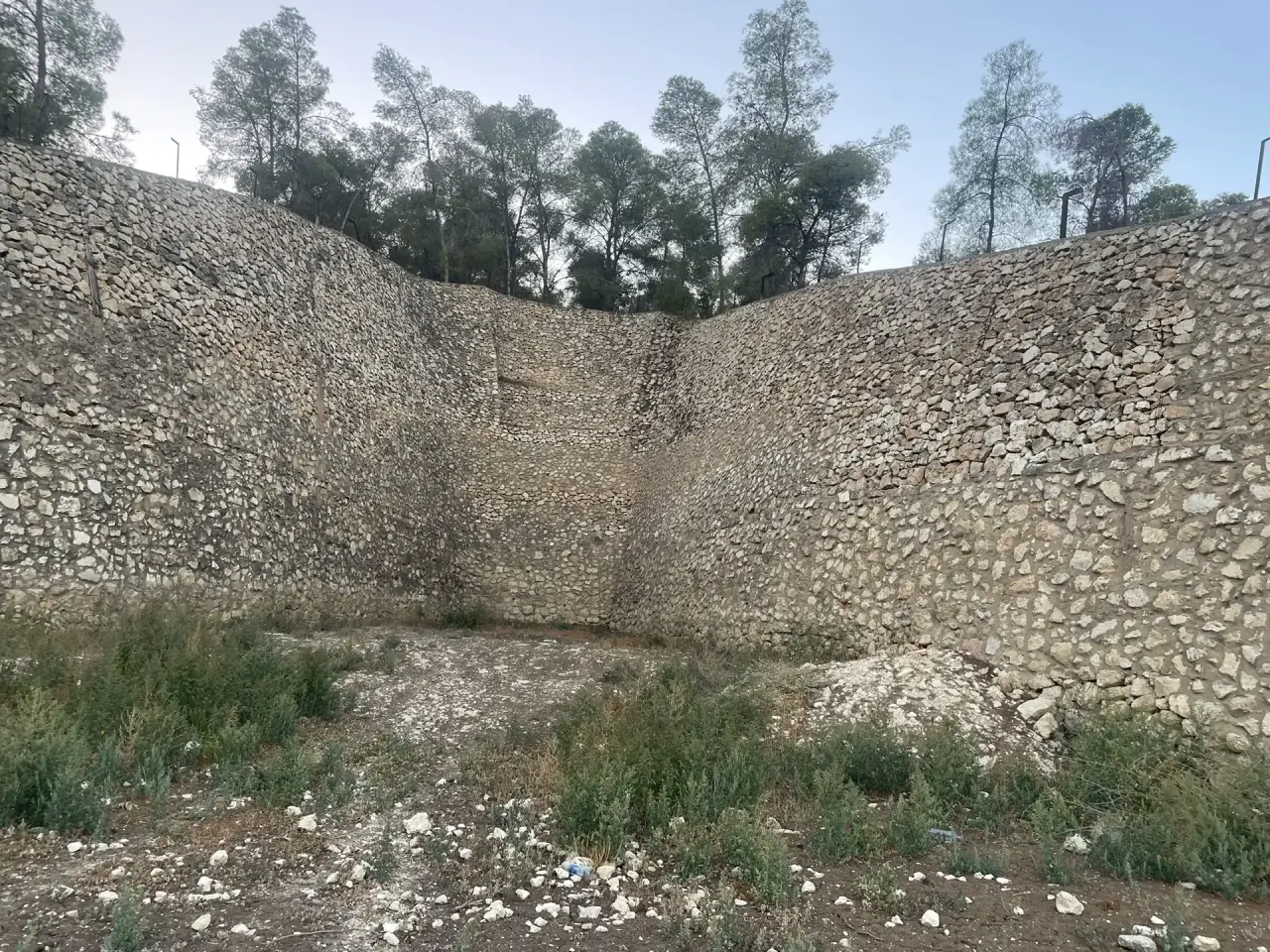 أرض للبيع في Tal Al-Rumman – صورة 5