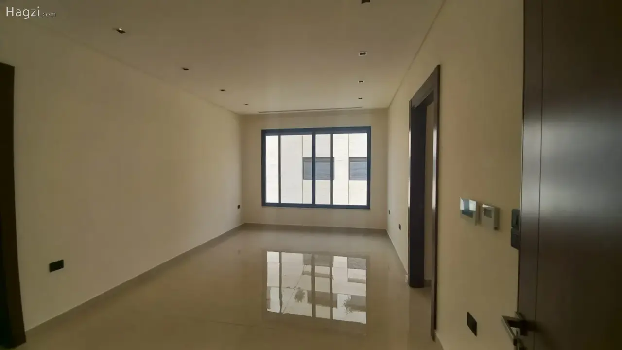 الصورة 6 من 12