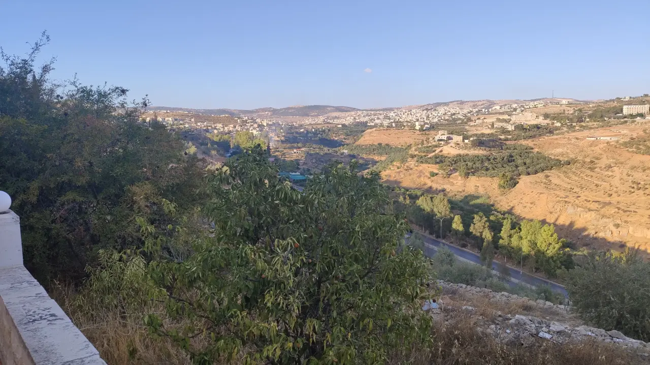 3.9 dunum farm with a three-storey villa and indoor pool for sale in Jbarat, Jerash