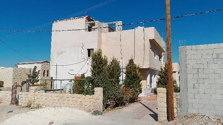 Stone-built 234 m² ground-floor apartment on 750 m² walled land for sale in Mu'ta