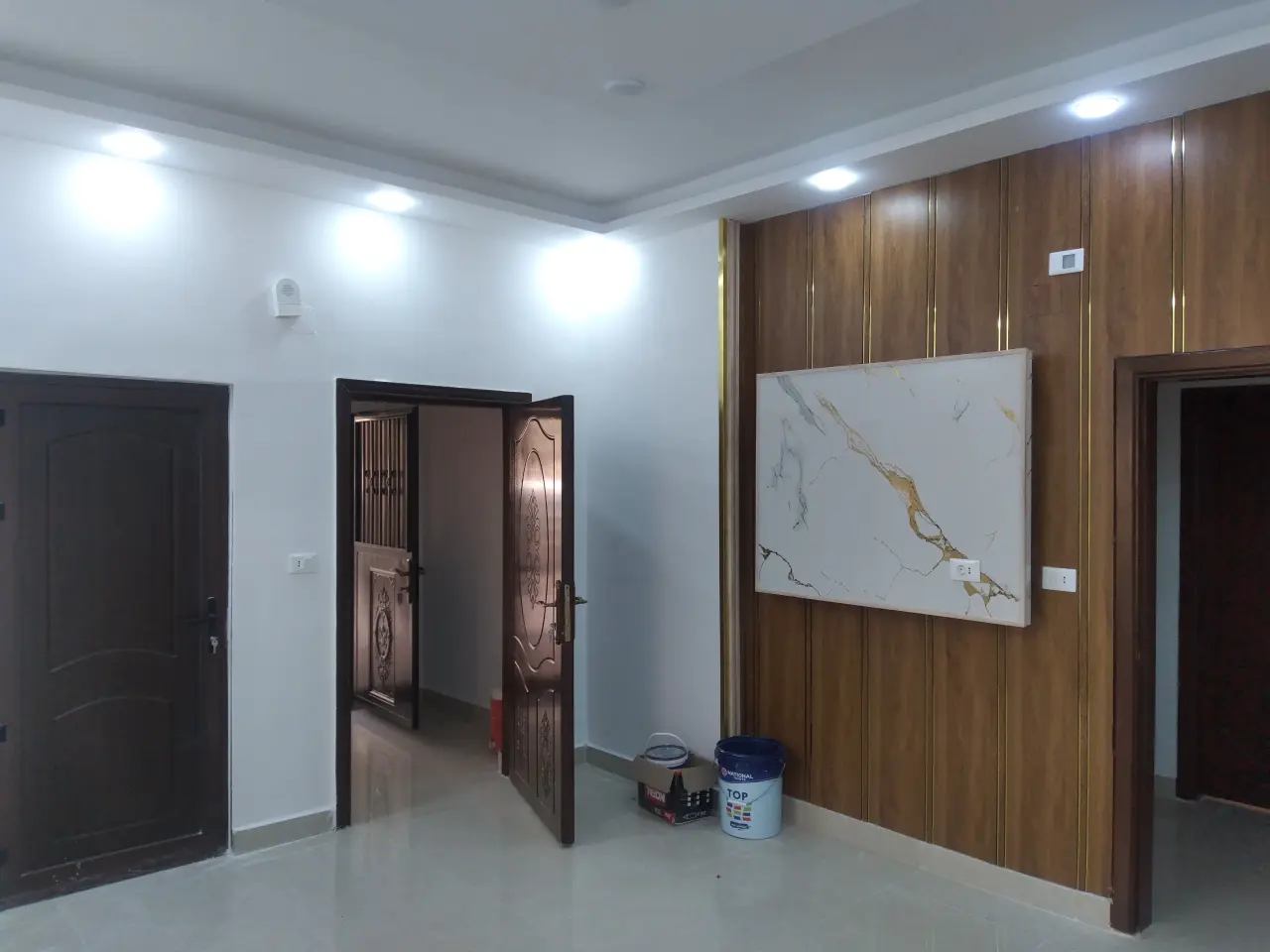 New 2-bedroom ground-floor apartment with private entrance for rent in Al-Thaniyyah, Karak