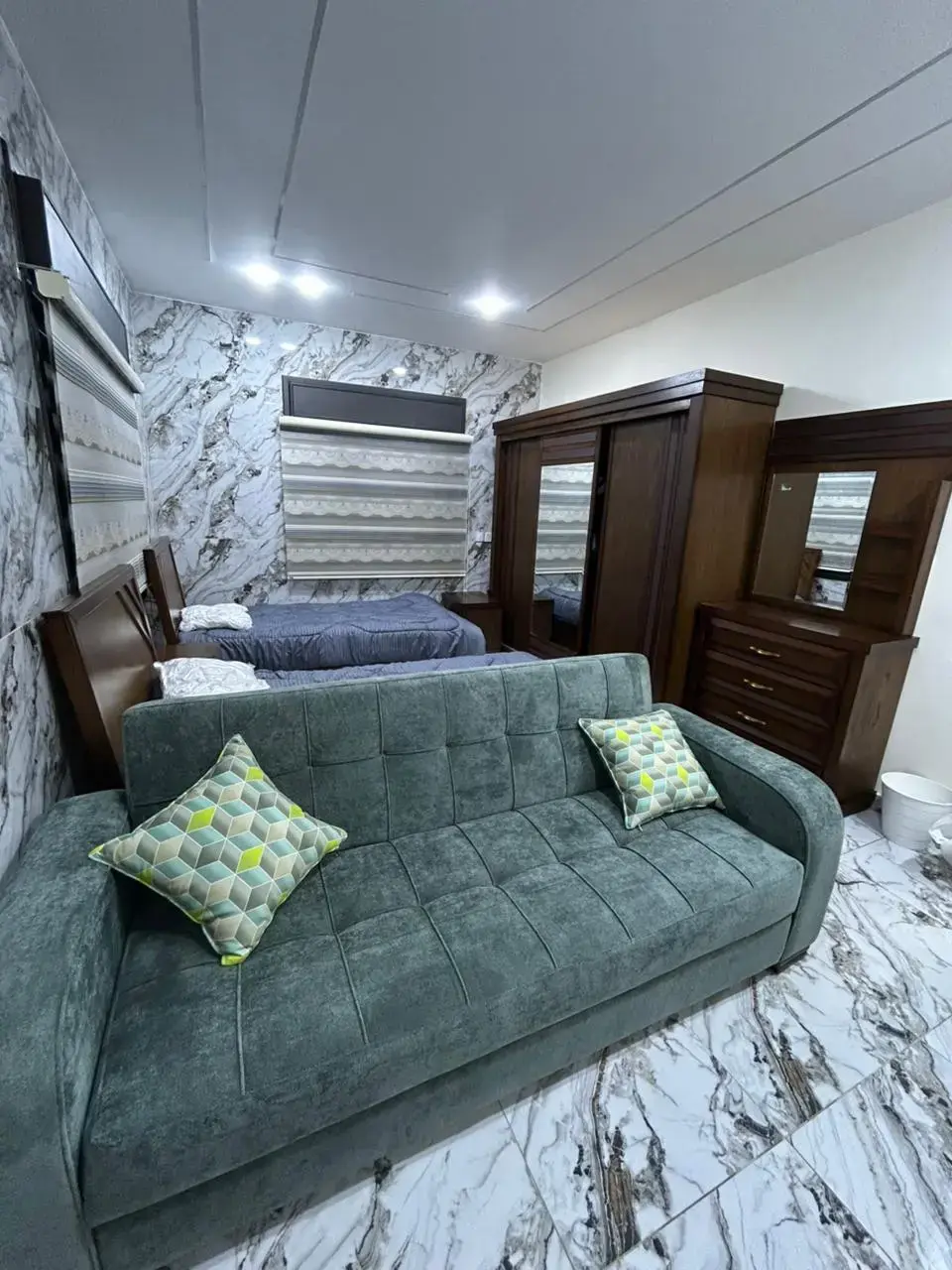 Daily or monthly rent: furnished roof flat with lift in Al-Thaniyyah, Karak