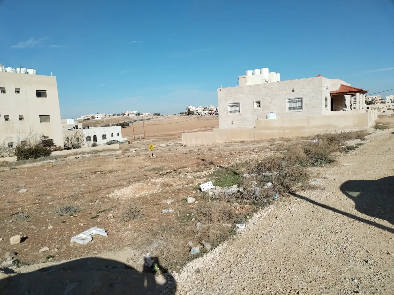 560 m² plot on two streets for sale between Madyan and Al-Msherifeh, Karak