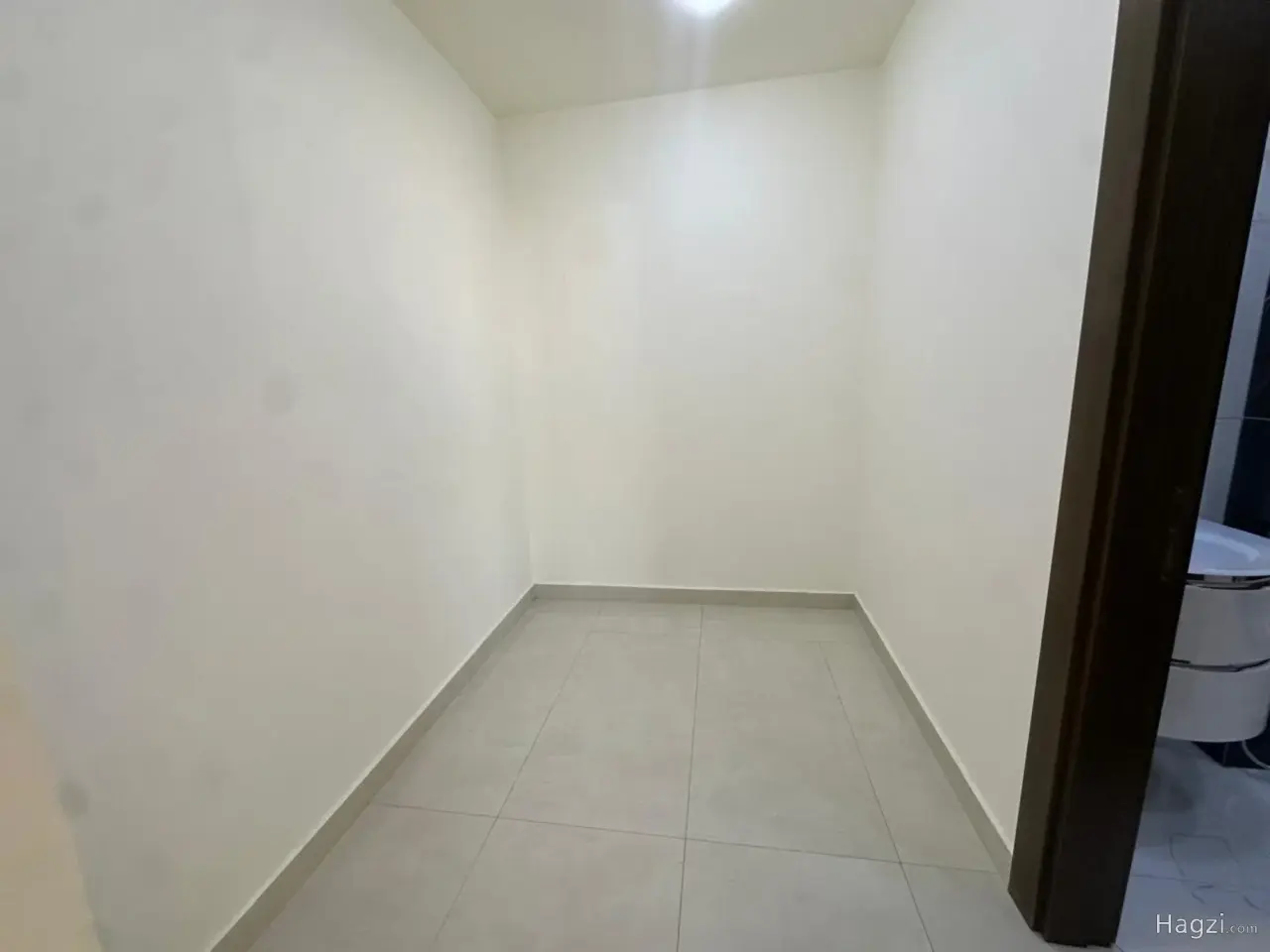 الصورة 12 من 12