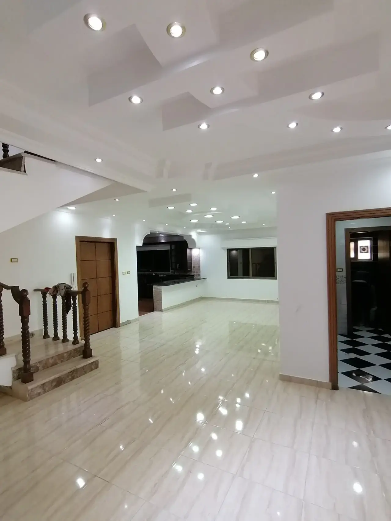Al Bayader duplex, 236 m² inside, second floor and roof with terrace