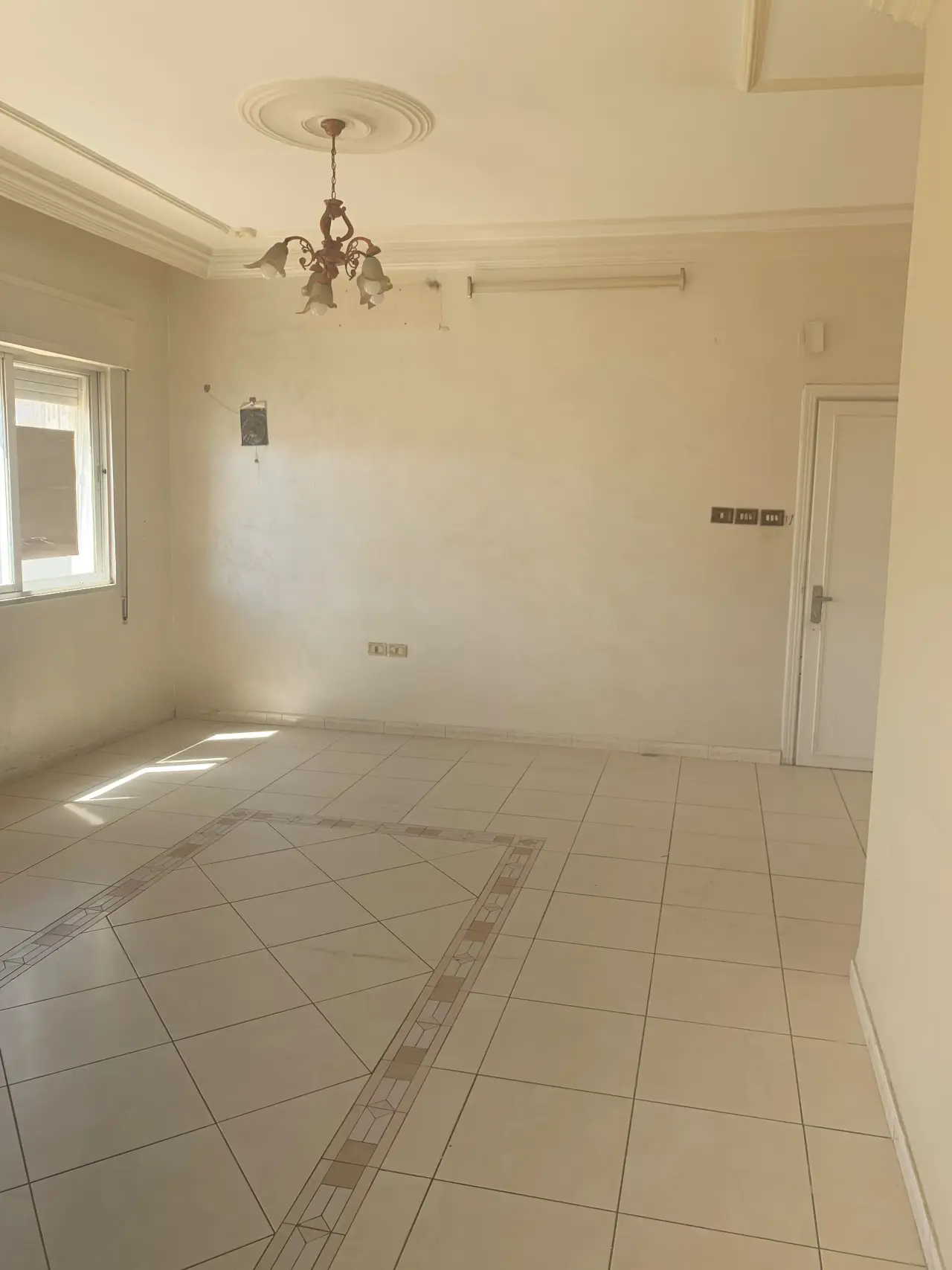 Apartment for sale in Jabal Al Hussain – photo 2