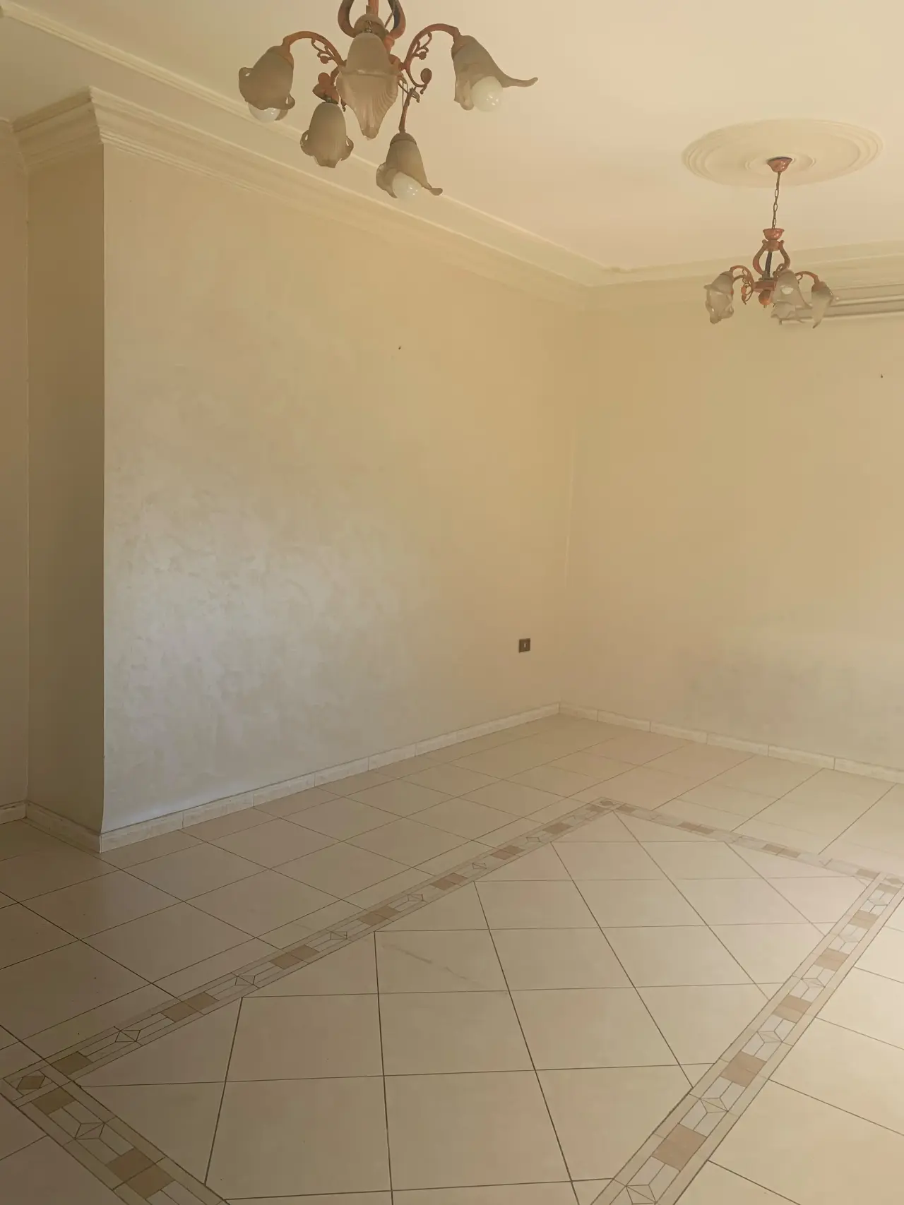 Apartment for sale in Jabal Al Hussain – photo 4