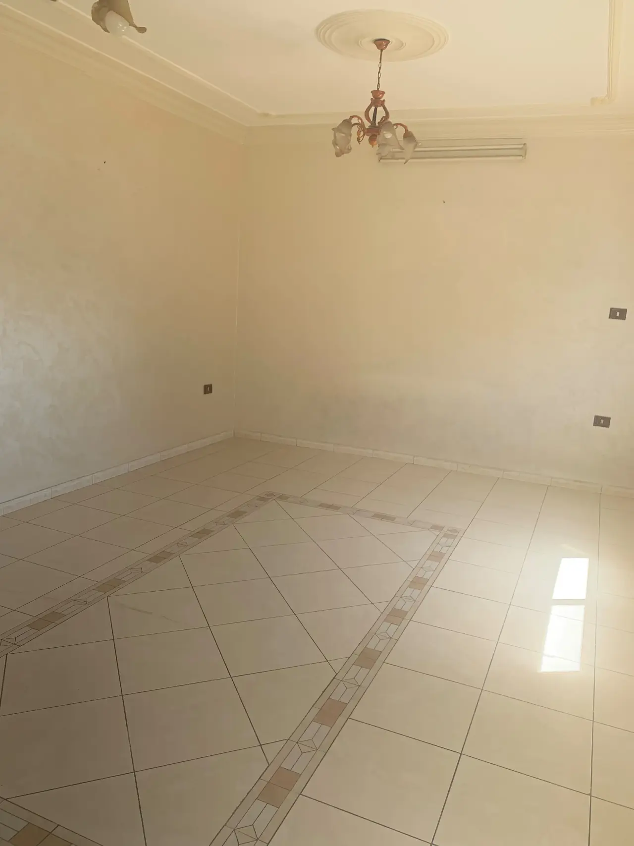 Apartment for sale in Jabal Al Hussain – photo 5