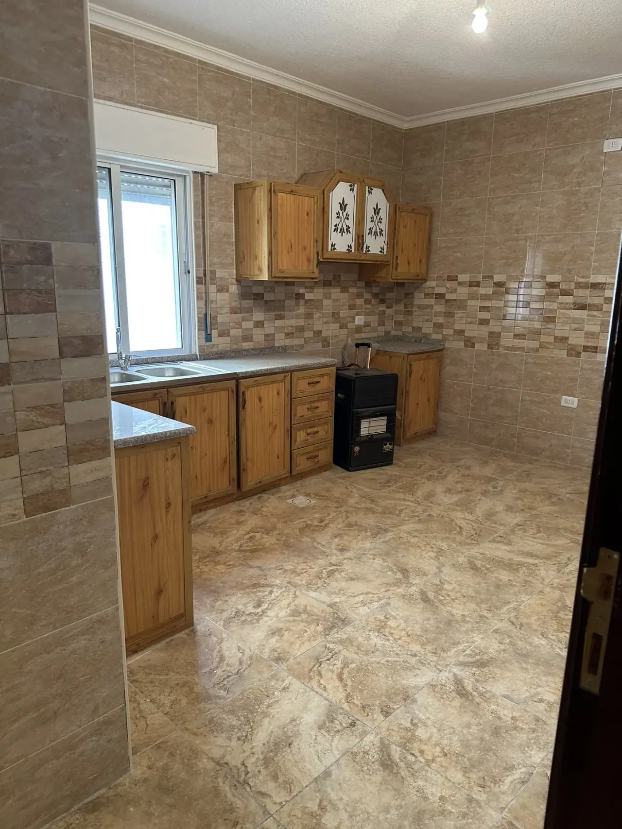 Apartment for sale in Jabal Al Hussain – photo 13