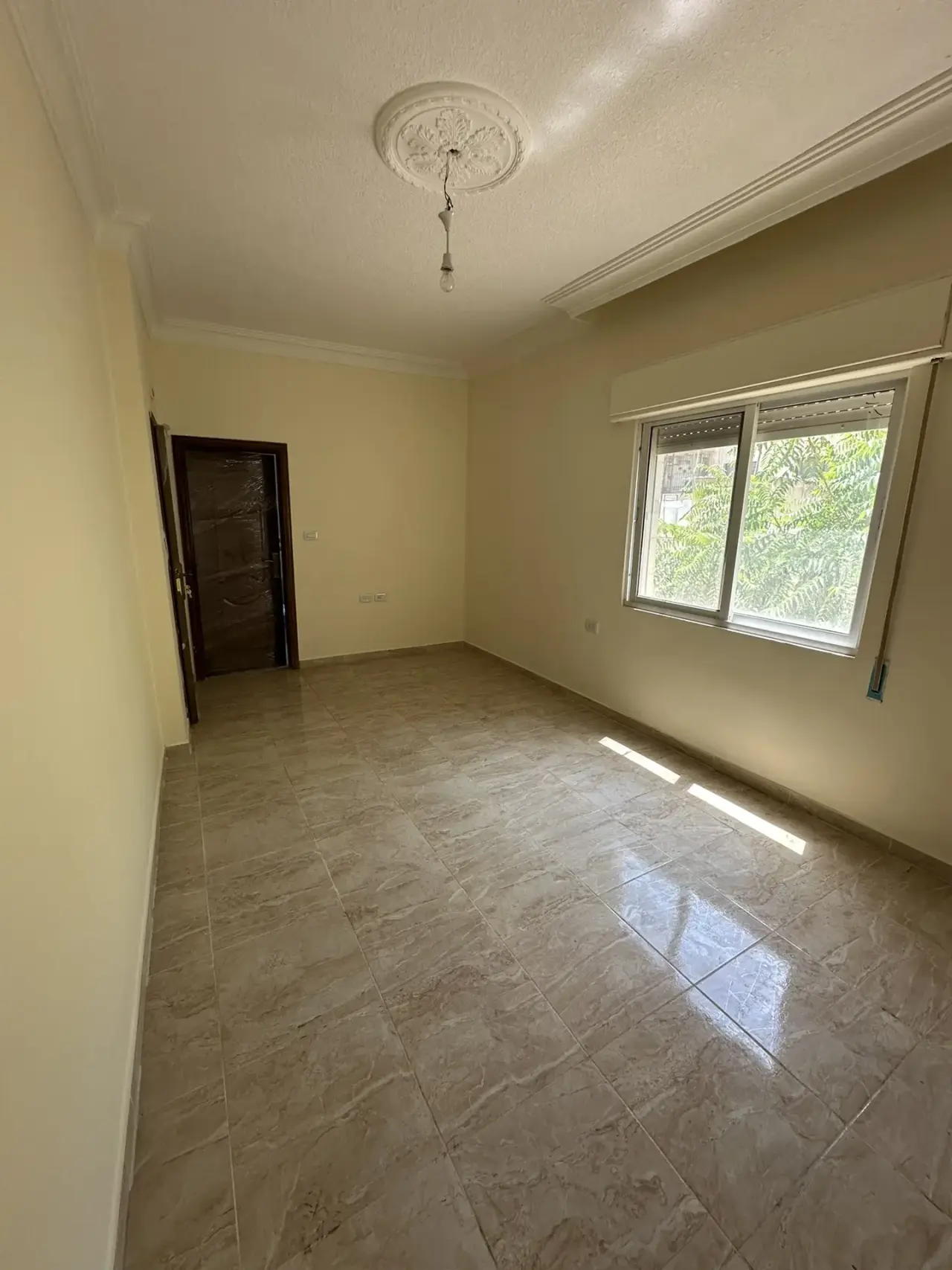 Apartment for sale in Jabal Al Hussain – photo 4