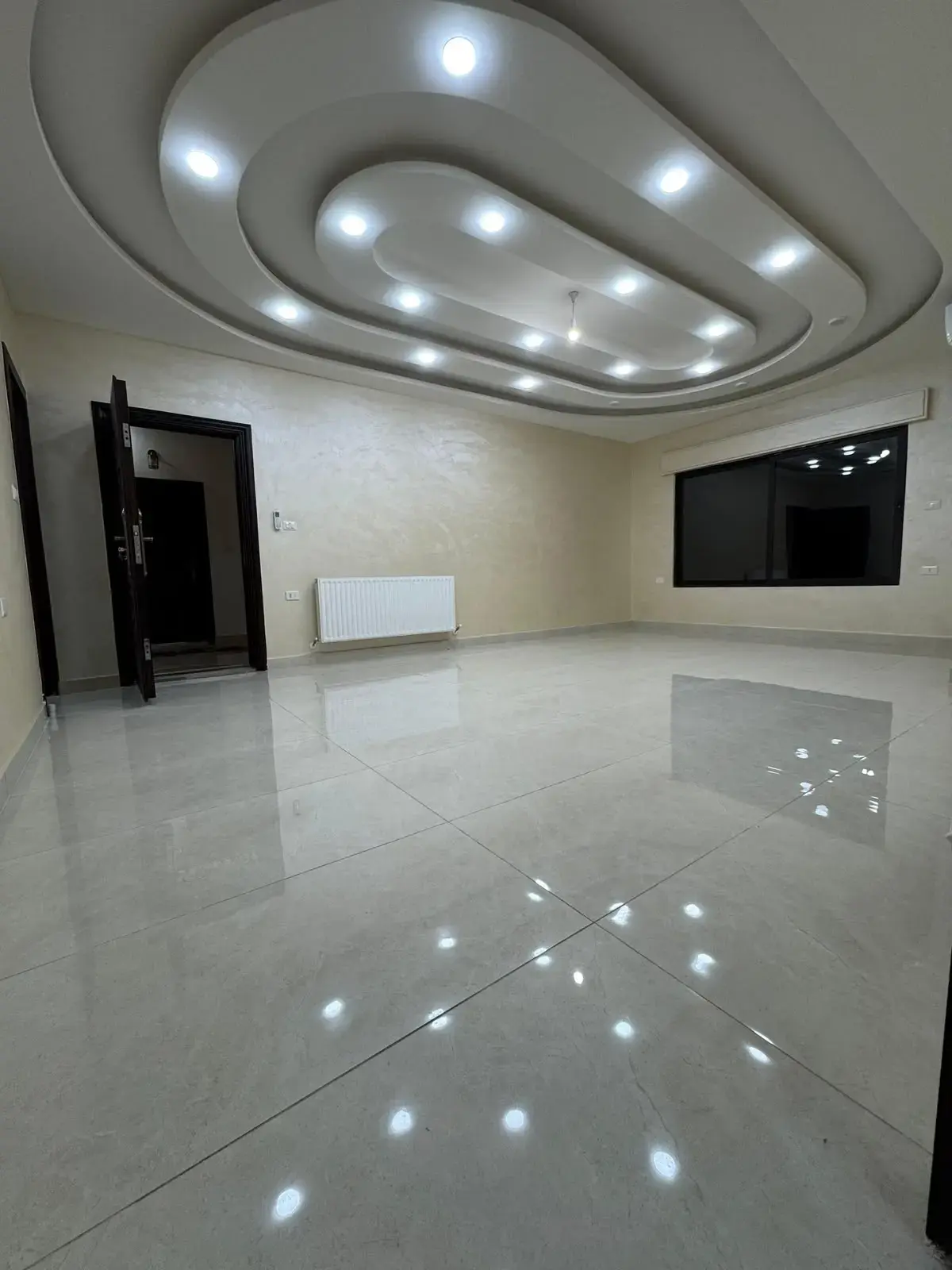 Super-deluxe 180 m² first-floor apartment for sale in Umm Zuwaytinah, Al Jubayha