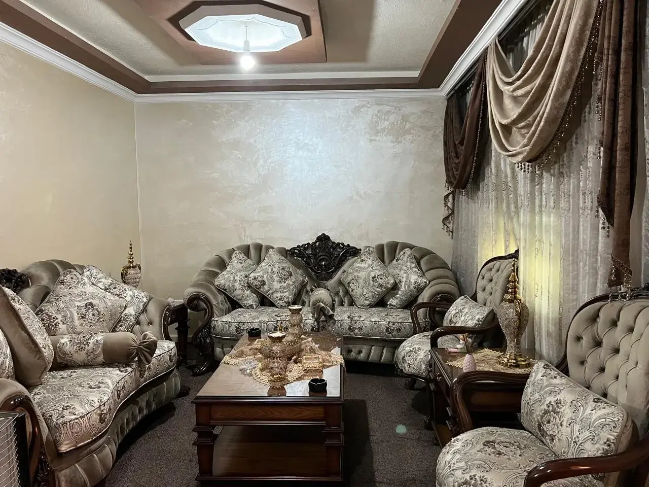 Freshly painted ground-floor apartment with own entrance and garage in Marka Al Janoubiya