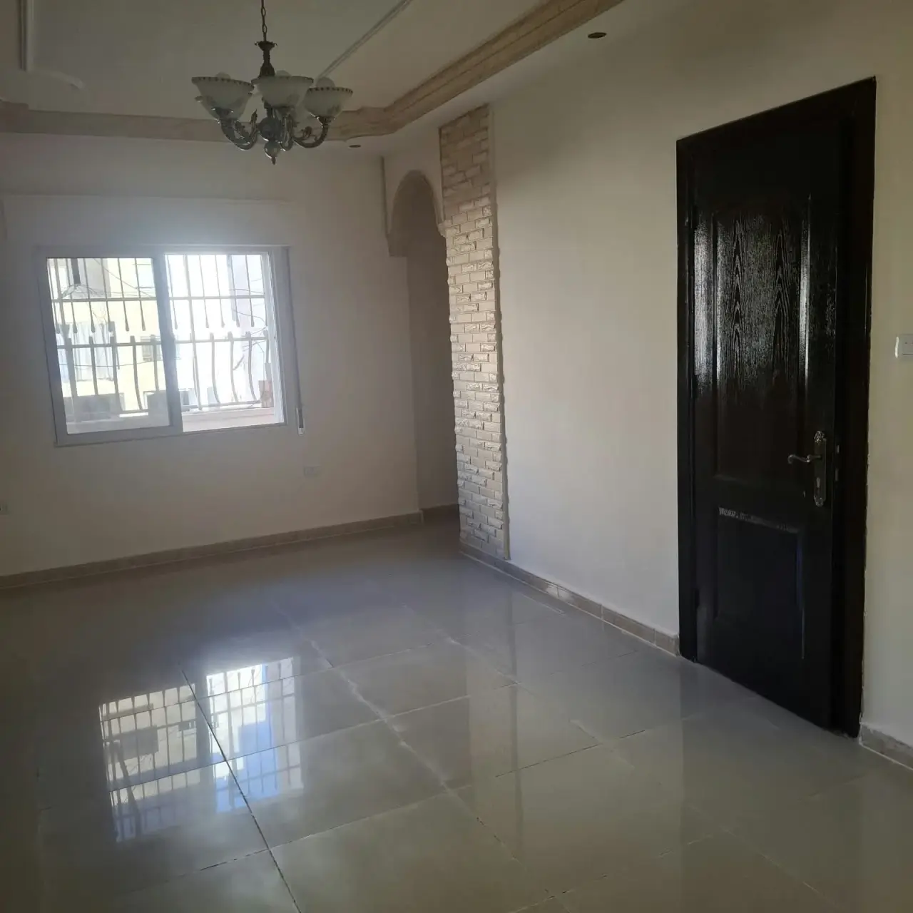 South-facing Al-Khaznah first floor with 3 bedrooms and 3 bathrooms, 150 m²