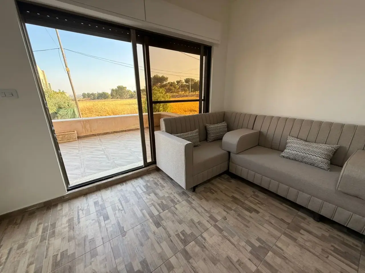 Furnished 64 m² ground-floor flat with large terrace for sale in Husban near the German University
