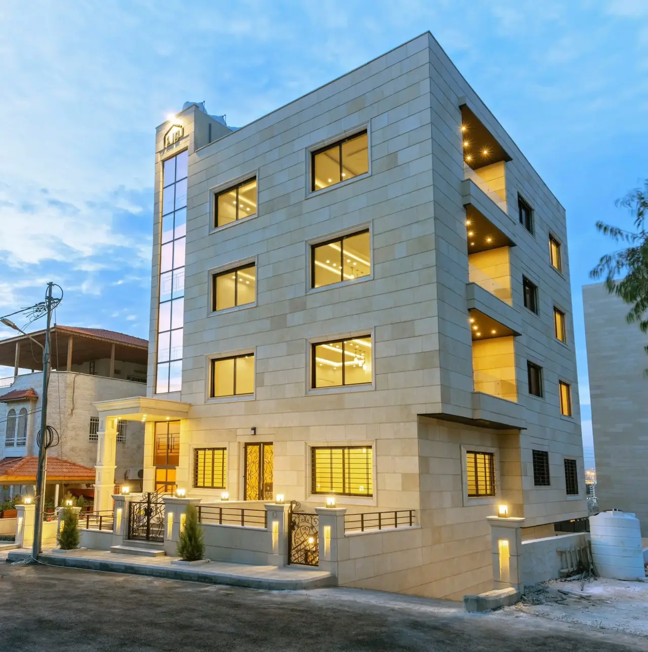 Garden flat in Hjar Al Nawabilseh, semi-ground 170 m², super-deluxe