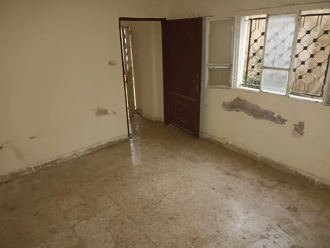 11,000 JOD lower-floor home in Jabal Al Taj with 1 bedroom and a large private yard