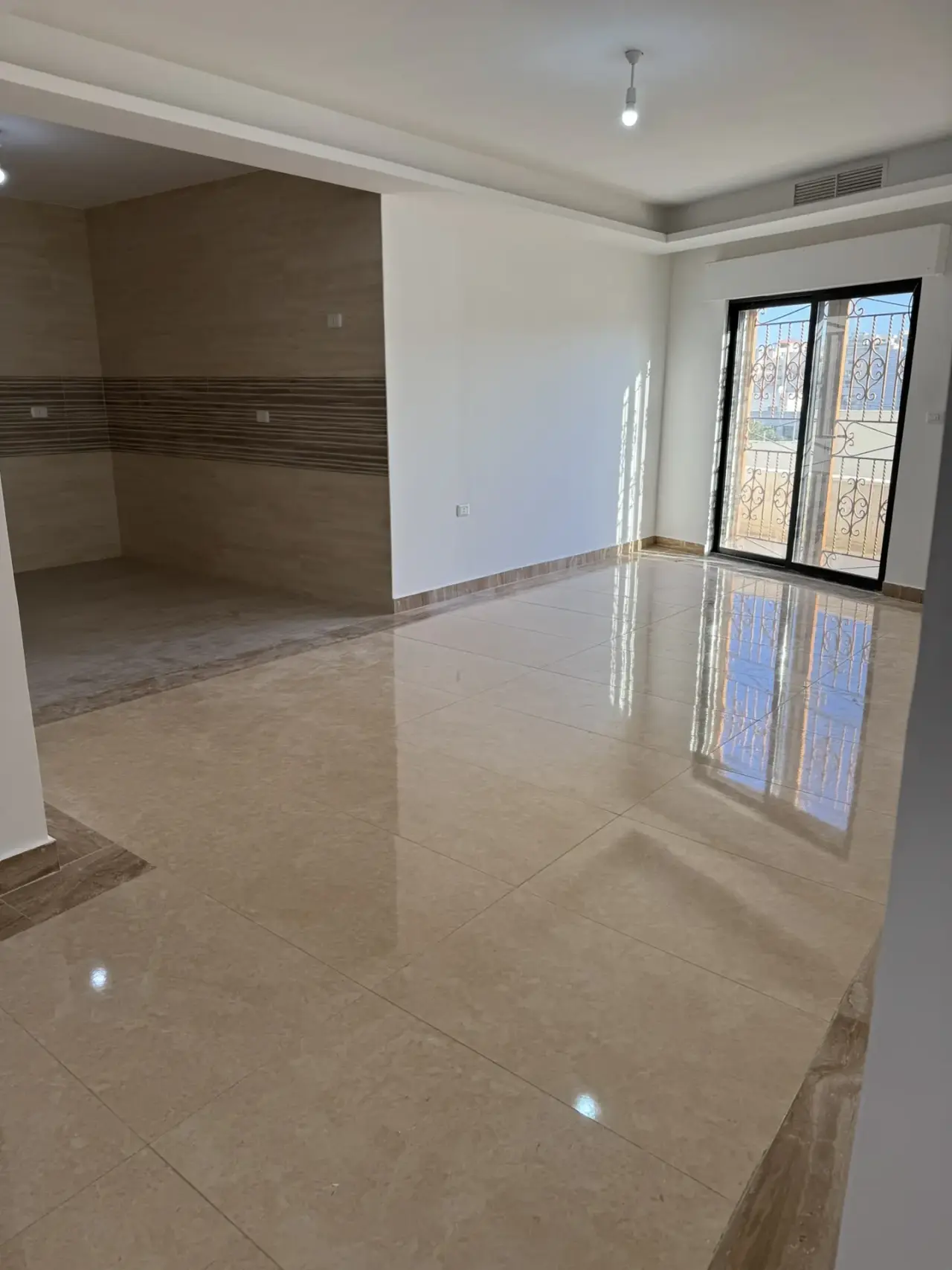 Apartment for rent in Marj Al Hamam – photo 3