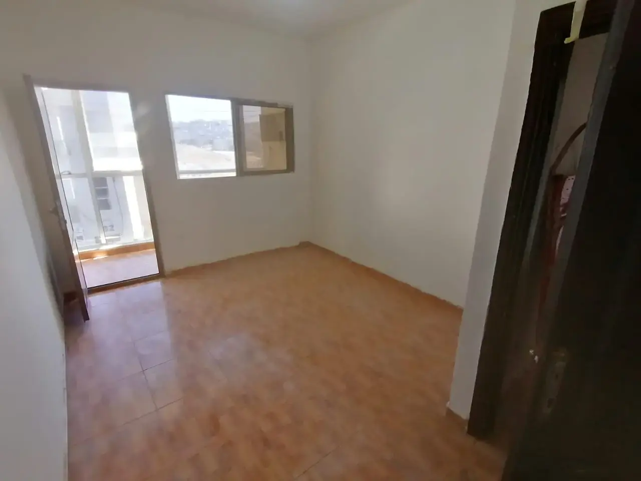 Princess Haya St, Swaileh: unfurnished 2-bedroom flat for rent from the owner