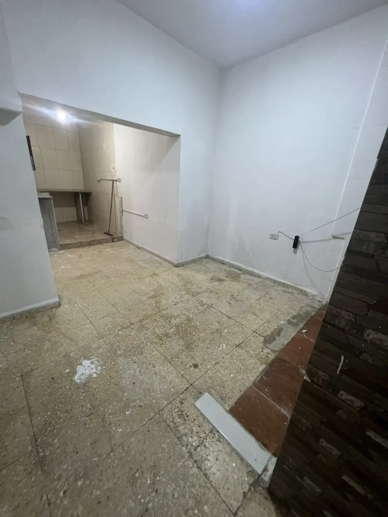 Apartment for rent in Al Qweismeh – photo 4