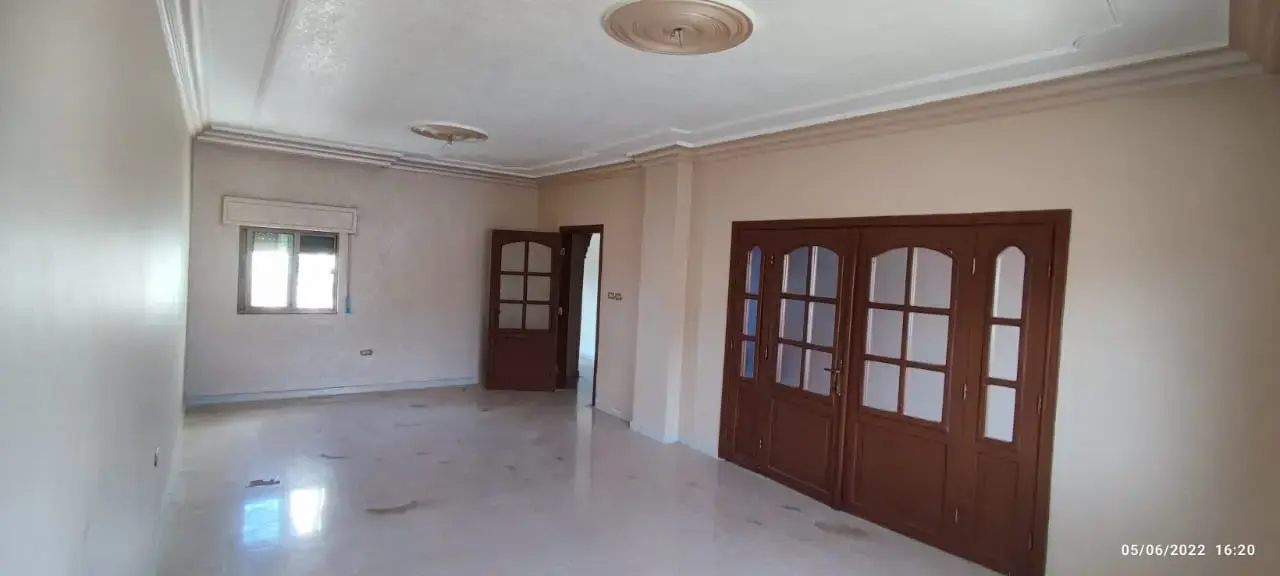 Apartment for rent in Al Ashrafeyeh – photo 2