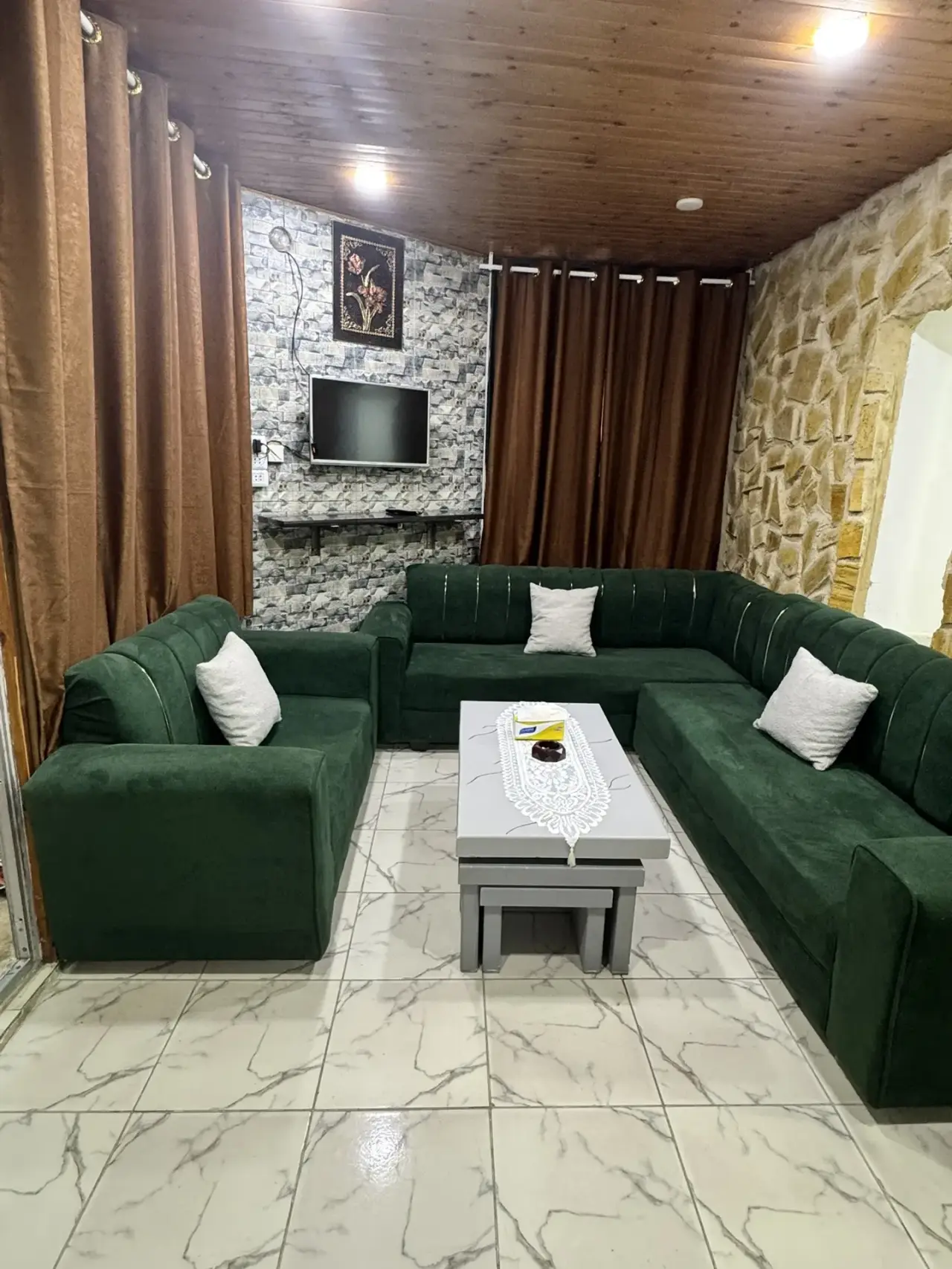 Apartment for rent in Al Ashrafeyeh – photo 2