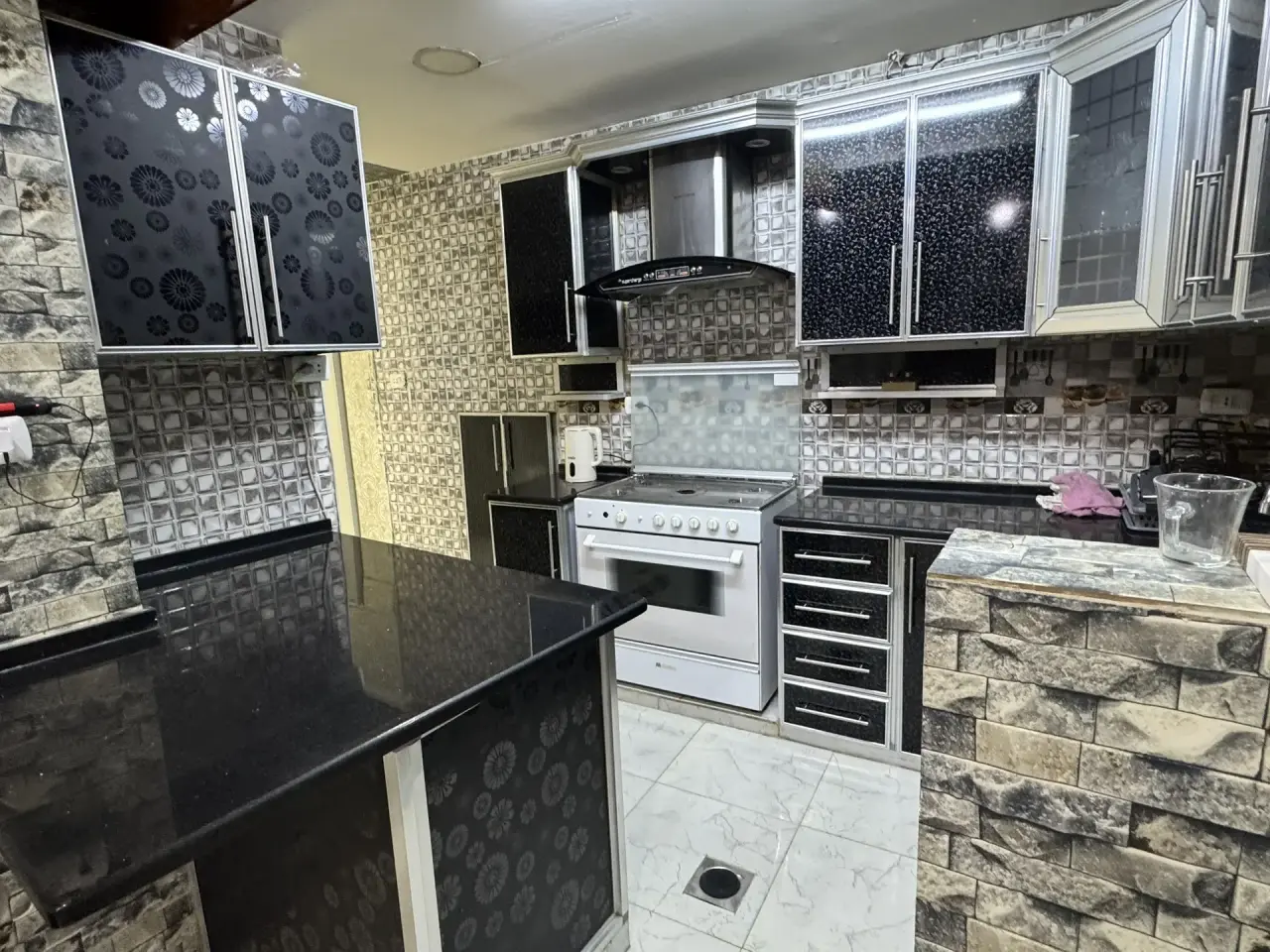 Apartment for rent in Al Ashrafeyeh – photo 6