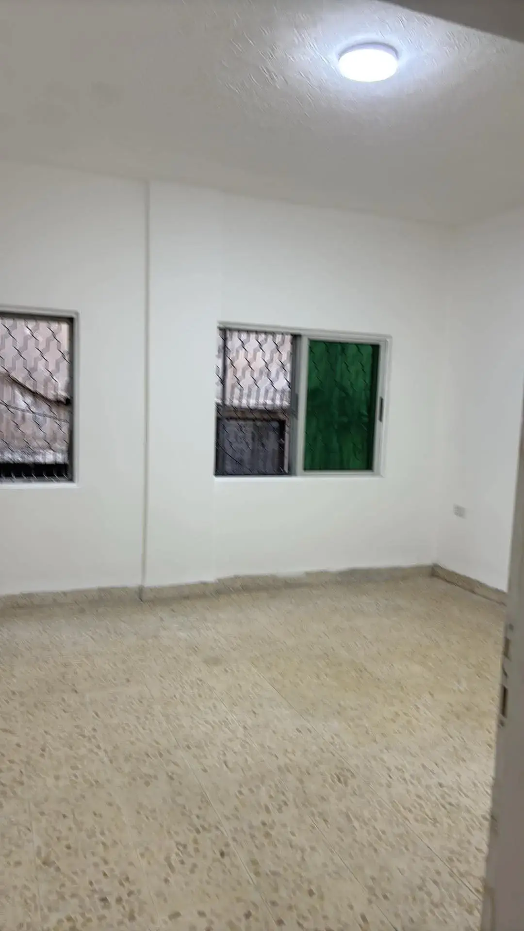 Apartment for rent in Al Ashrafeyeh – photo 2