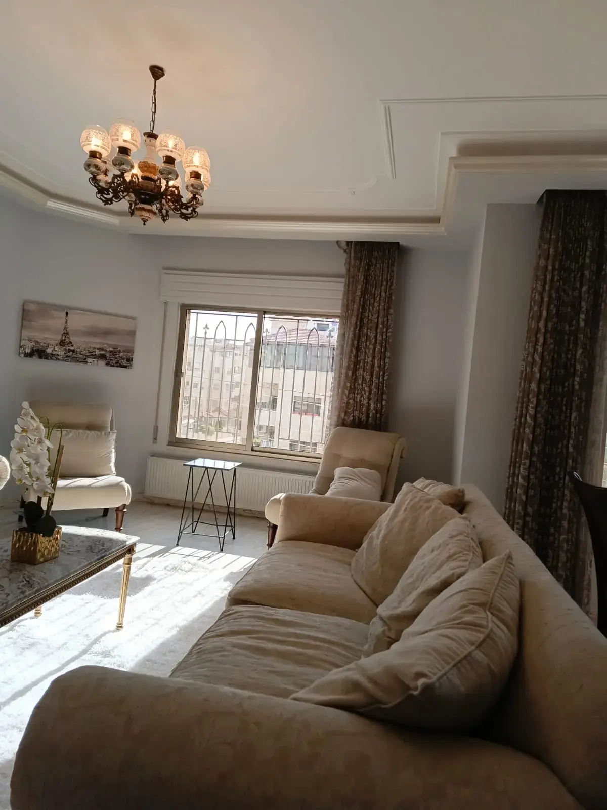 Spacious luxury furnished 230 m² apartment for rent in Hay Al Rawabi, near Swefieh and Abdoun