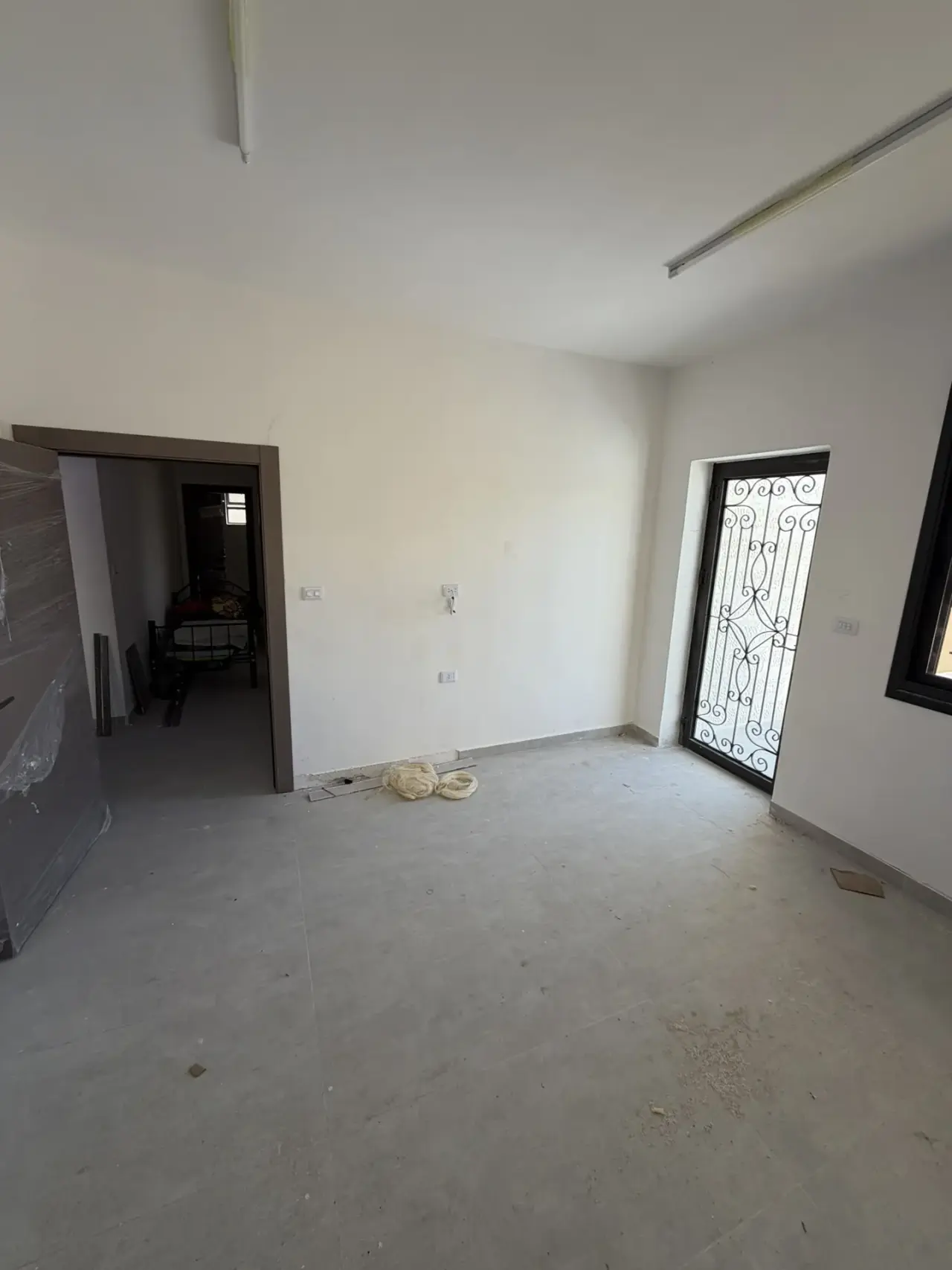 Al Jwaydeh new ground-floor flat for rent, 2 bedrooms, 130 m²