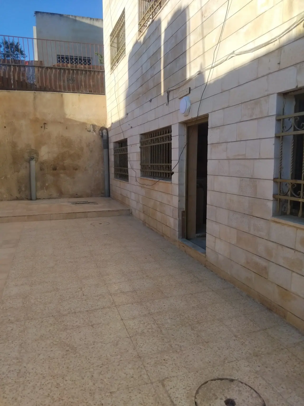 Apartment for rent in Al Jwaydeh – photo 4
