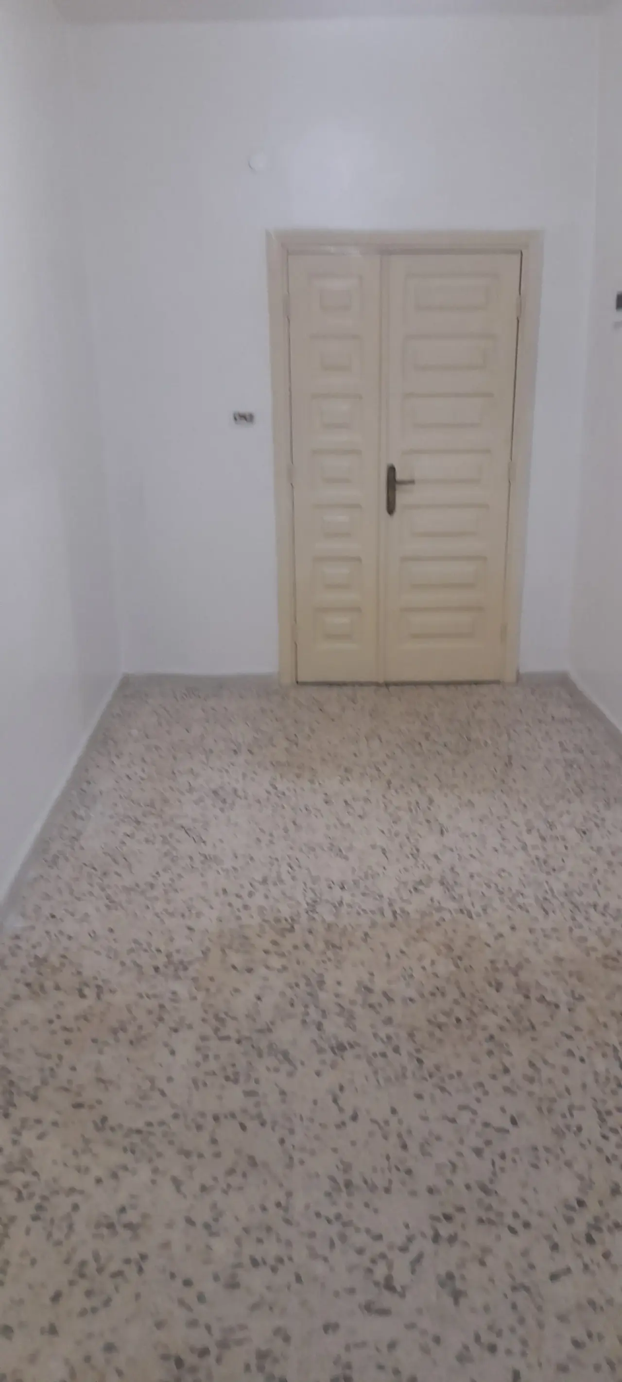 Ground-floor 3-room apartment for rent in Hay Al Amawi, Jabal Al Akhdar