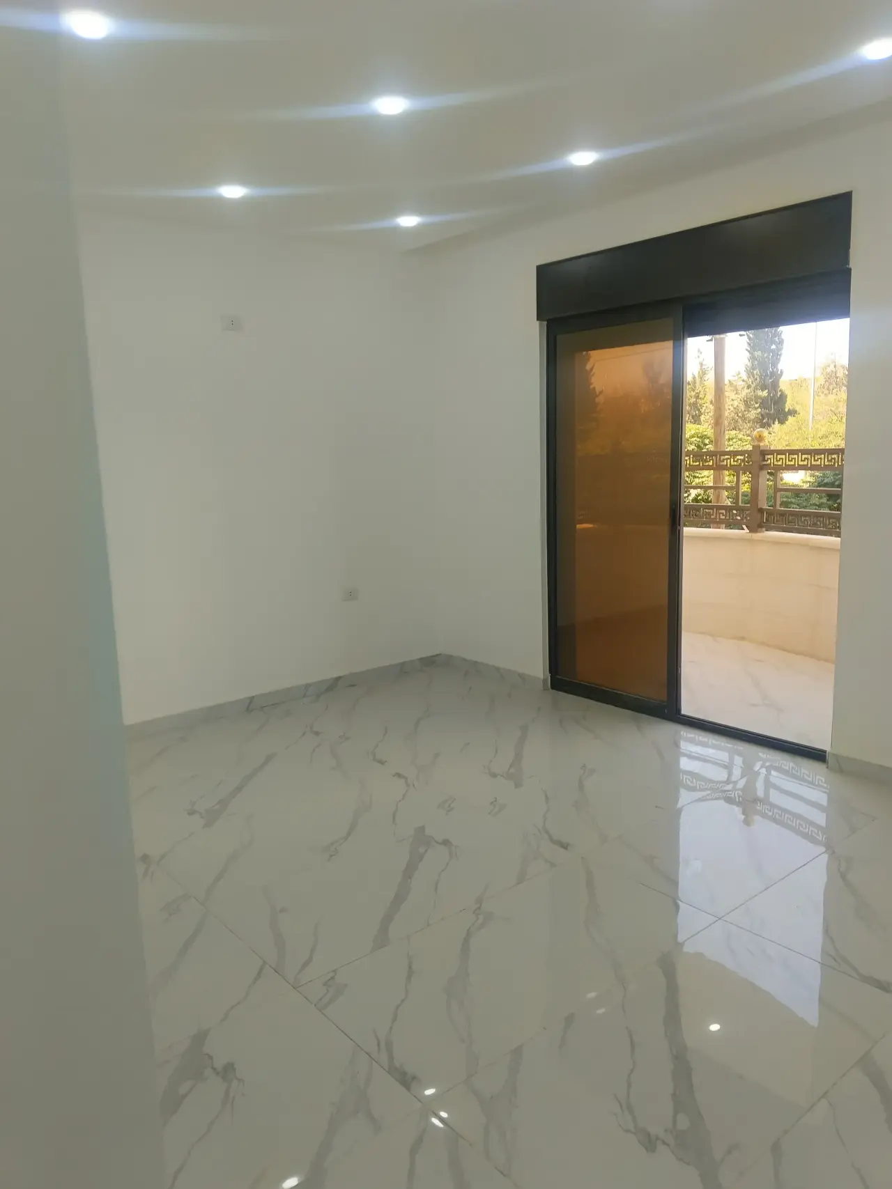 140 m², never lived in: new 3-bedroom flat for rent in Al-Amir Hamzah