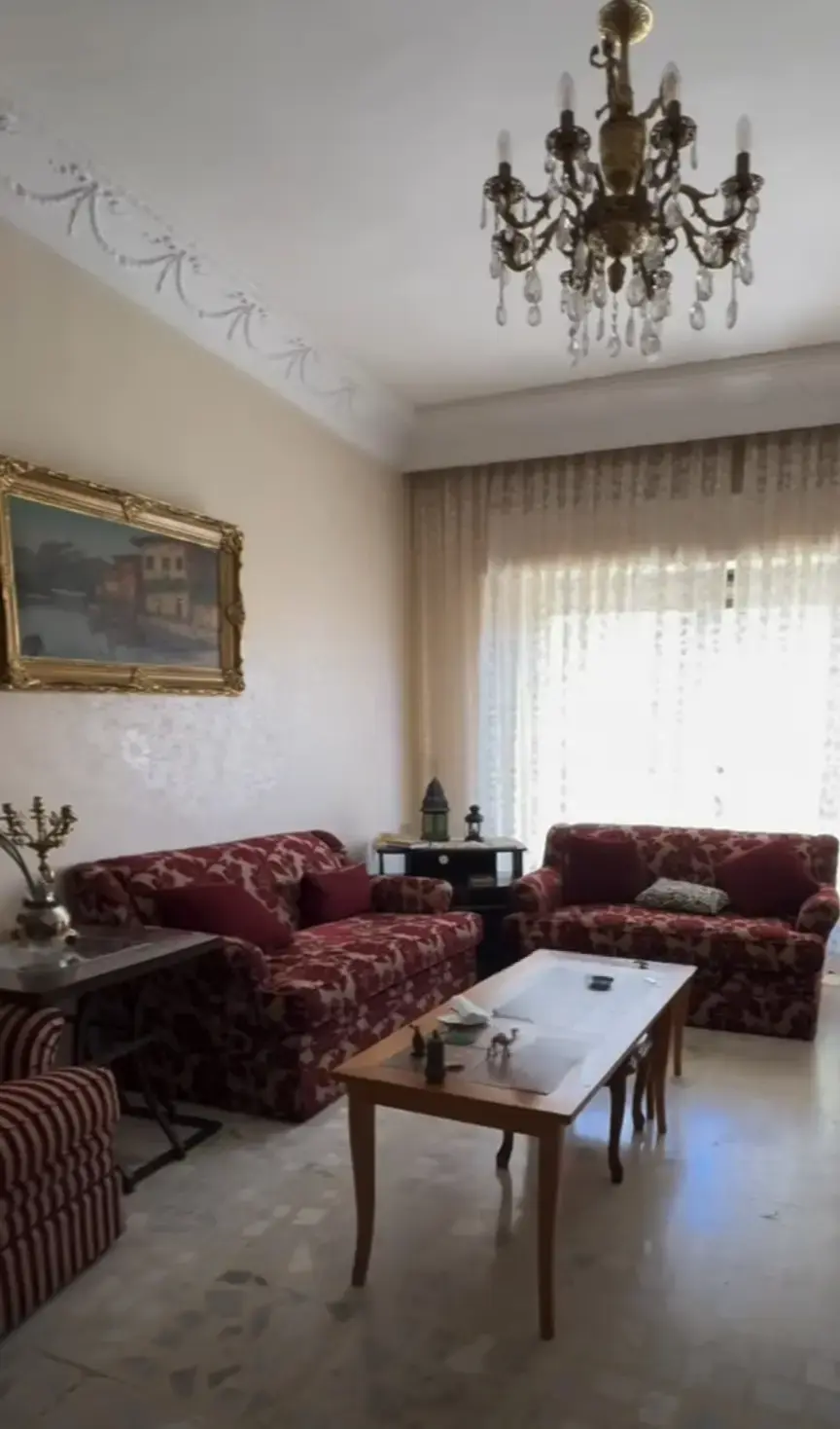 220 m² furnished 3-bedroom flat in Um Uthaiena, monthly rent, classic furniture