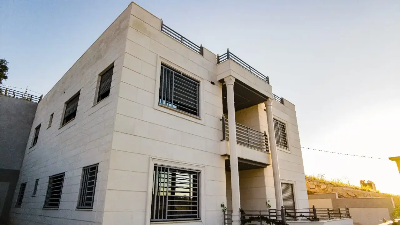 No commission: new detached duplex villa with a terraced garden in Abu Alanda
