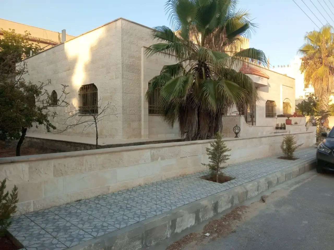 فيلا مع حديقة أشجار مثمرة للبيع في ظهر صويلح بالقرب من دابوق