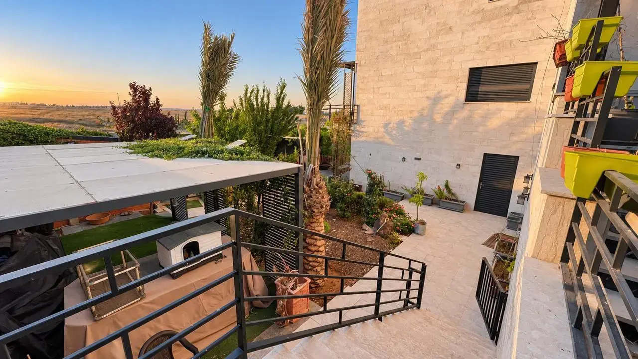 Villa for sale in Al-Qastal – photo 12