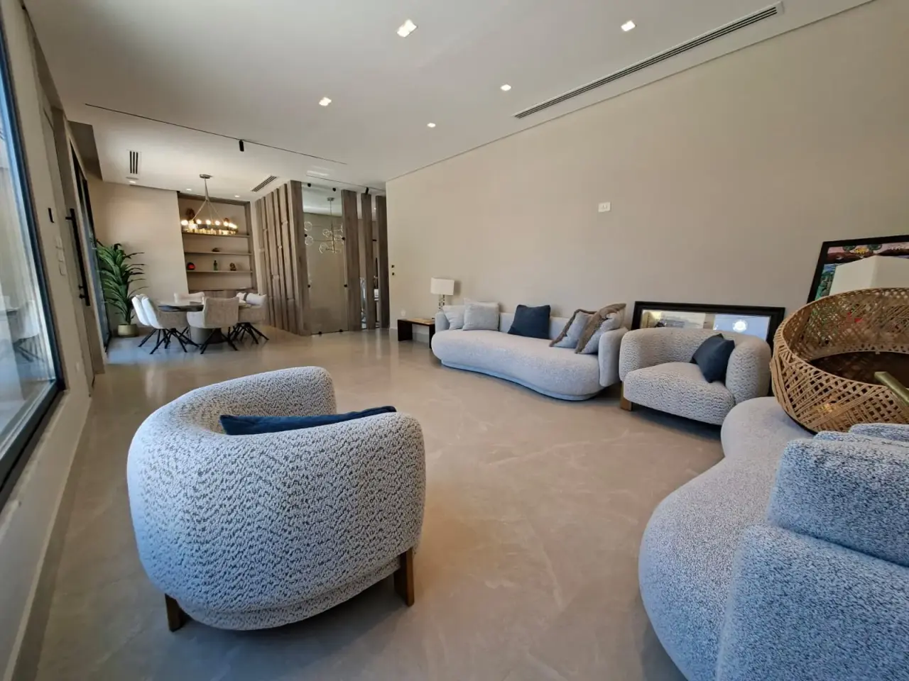 Smart-home villa in Al Dmenah, new and furnished, with pool and roof suite