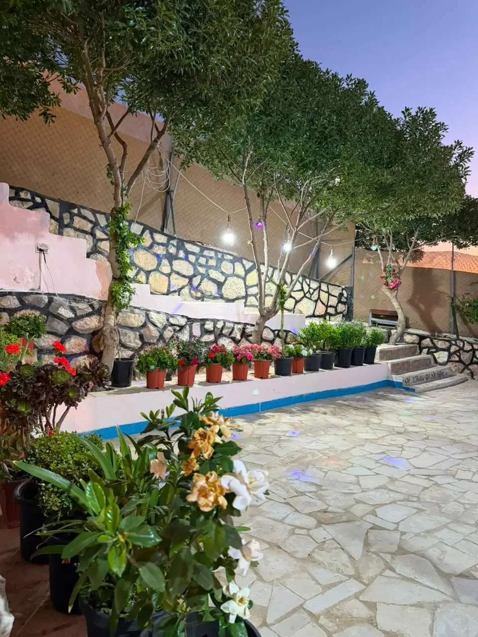 665 m² plot on two streets for sale in Mowbis, with a 70 m² building and a pool