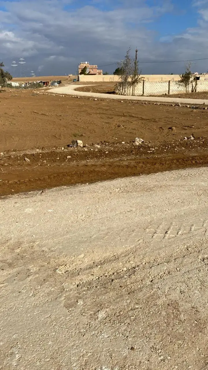 3,400 m² farm plot on two streets for sale in Areinba Al Gharbiyah on the Desert Highway