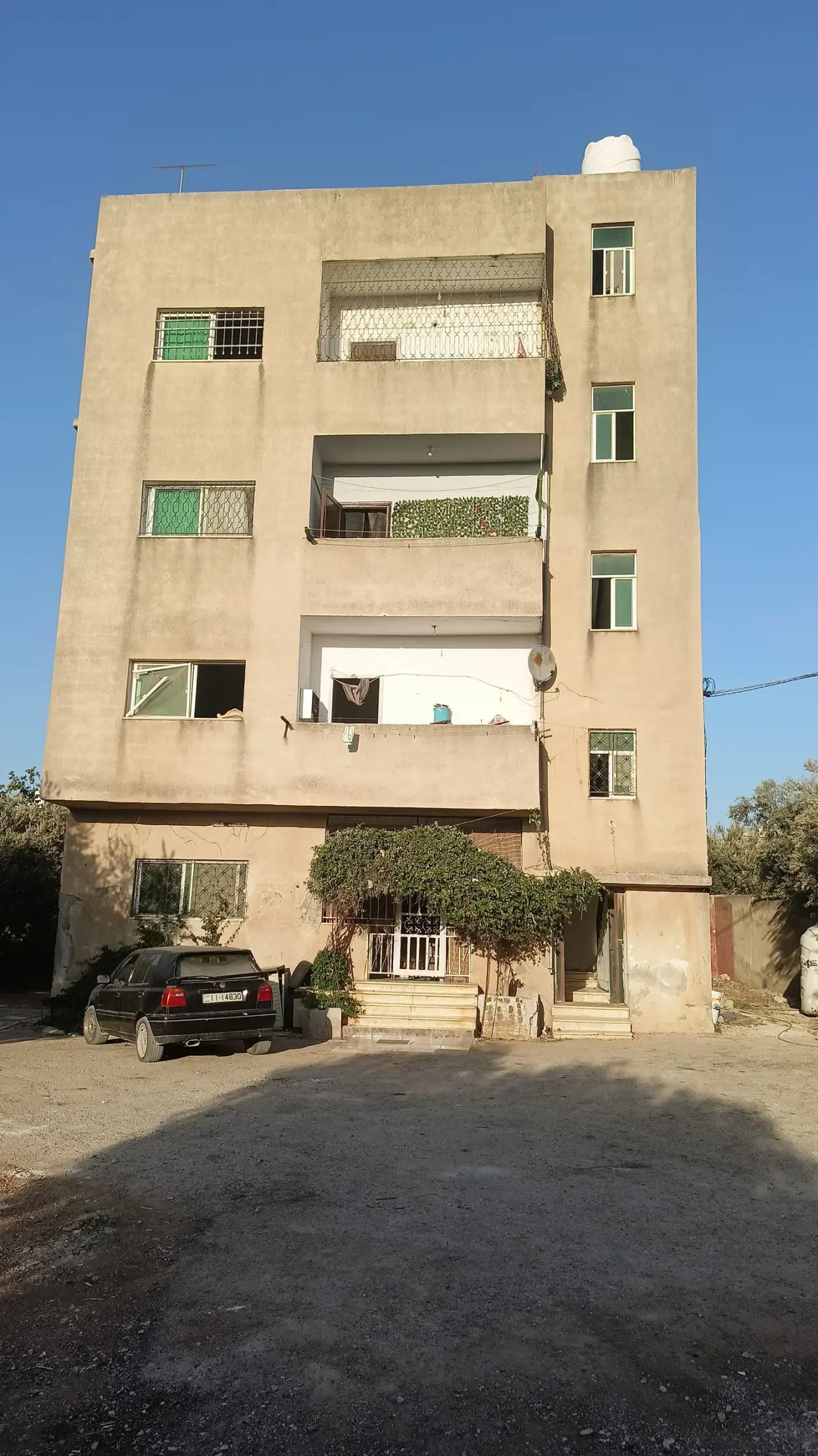 Own deed and meters: airy 129 m² first floor in Hakama, Irbid